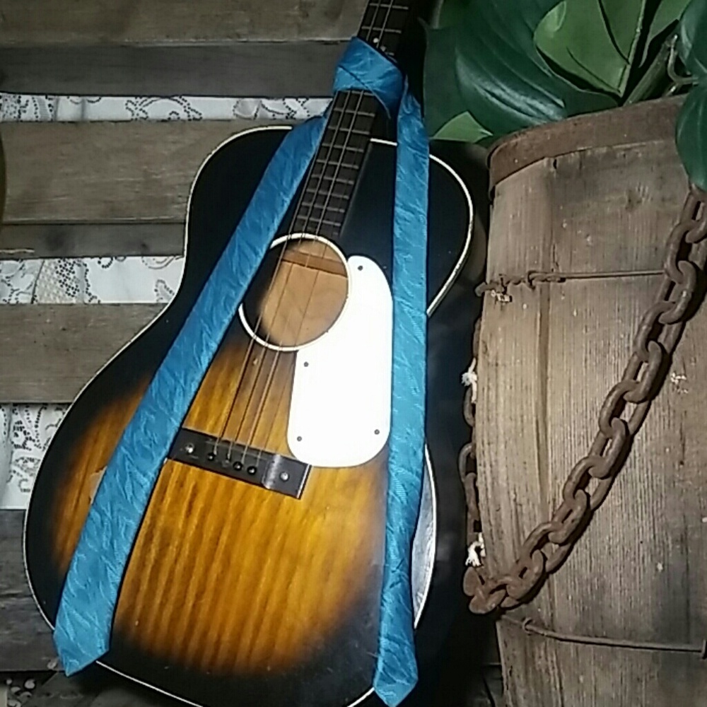 Vintage Expressions Skinny Tie